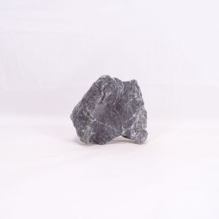 piedra amano negra grande e irregular, maciza de varios tonos
