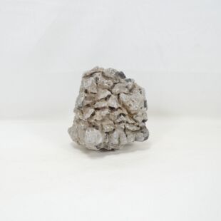 Roca Amano pequeña, triangular con surcos para decorar acuarios en tienda online peces y acuarios, Pzes Alcorcón.