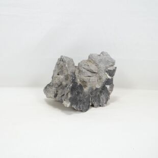 piedra amano negra mediana con dos tonos muy marcados
