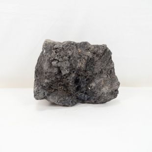 Comprar roca volcánica negra con agujeros para decorar acuarios en tienda online especializada en peces, Pzes Alcorcón, tienda.pzes.es