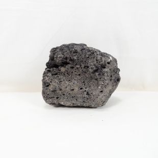 Comprar roca volcánica negra con agujeros para decorar acuarios en tienda online especializada en peces, Pzes Alcorcón, tienda.pzes.es