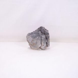 piedra amano negra mediana con dos tonos muy marcados