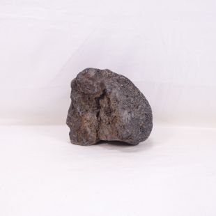 Comprar roca volcánica negra con agujeros para decorar acuarios en tienda online especializada en peces, Pzes Alcorcón, tienda.pzes.es