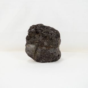 Comprar roca volcánica negra con agujeros para decorar acuarios en tienda online especializada en peces, Pzes Alcorcón, tienda.pzes.es