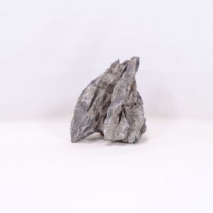 Roca Amano pequeña y triangular con surcos para decorar acuarios en tienda online peces y acuarios, Pzes Alcorcón.