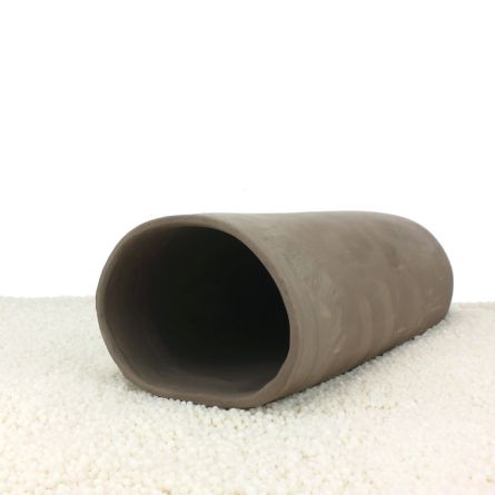 Cueva redondeada marrón para loricáridos (L) de Ceramic Nature